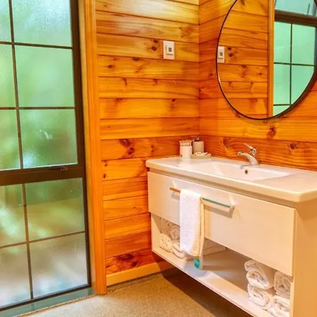 Paparoa Beach Hideaway With Hot Tub Barrytown Exterior photo