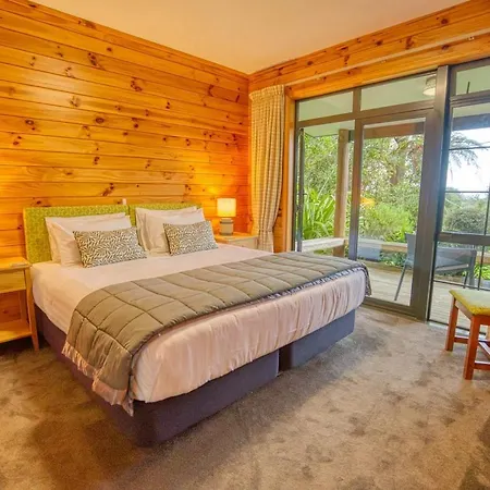 Paparoa Beach Hideaway With Hot Tub Barrytown Exterior photo
