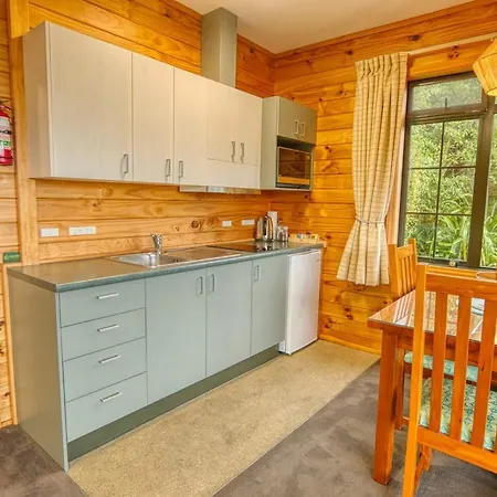 Paparoa Beach Hideaway With Hot Tub Barrytown Exterior photo