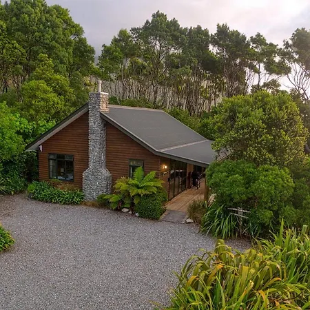 Paparoa Beach Hideaway With Hot Tub Barrytown Exterior photo