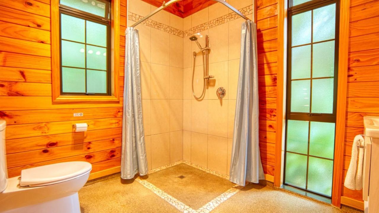 Paparoa Hideaway With Hot Tub Holiday home