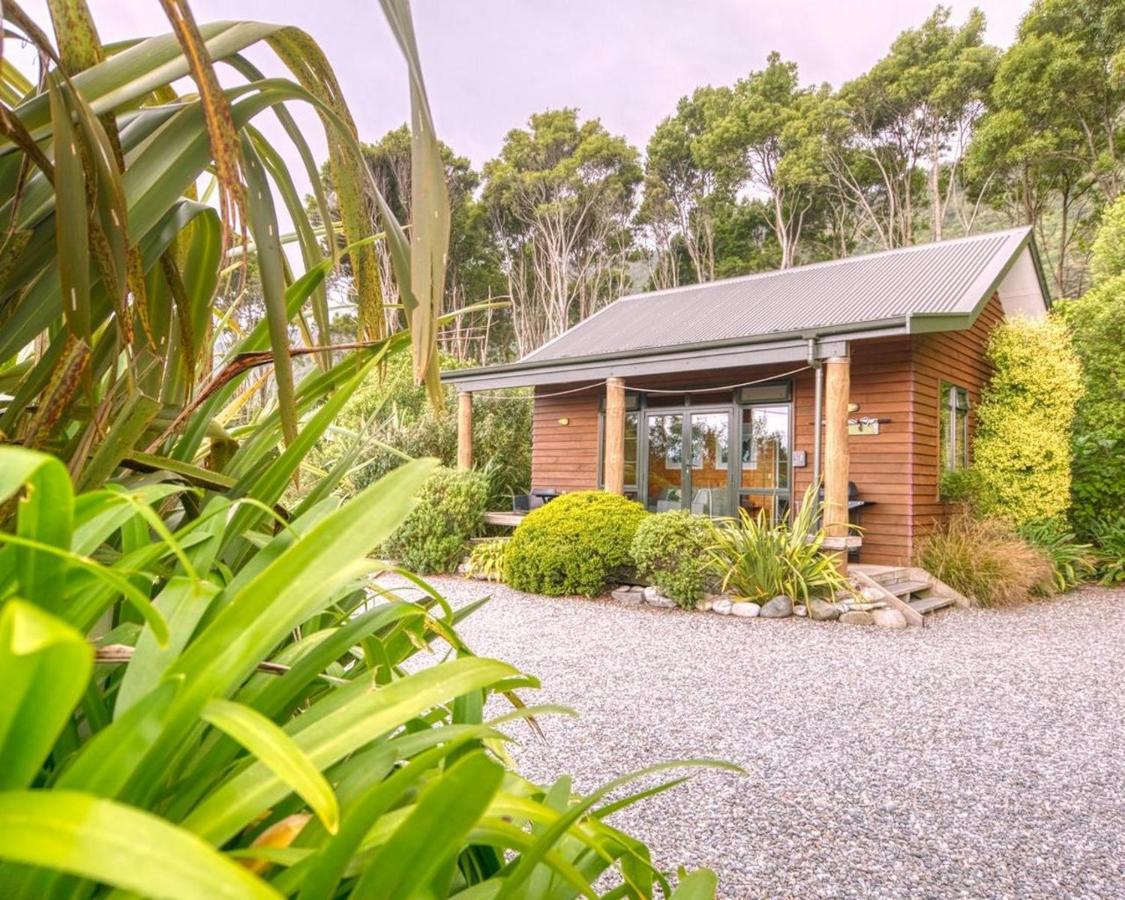 Holiday home Paparoa Hideaway With Hot Tub *