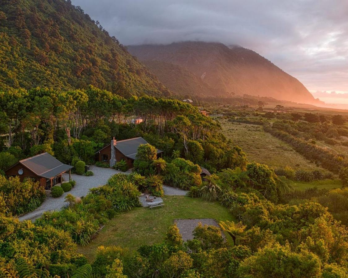 Paparoa Hideaway With Hot Tub Barrytown